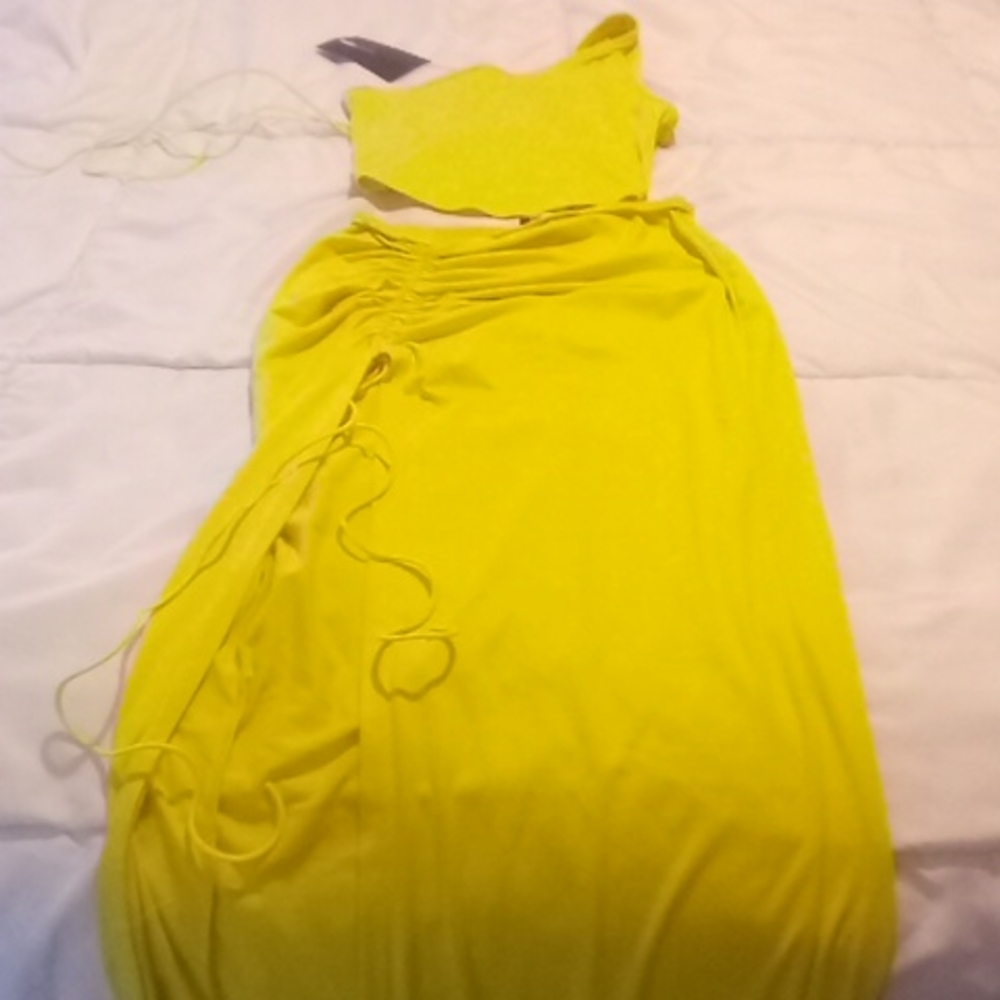 Clothes - Picture 2 of 3